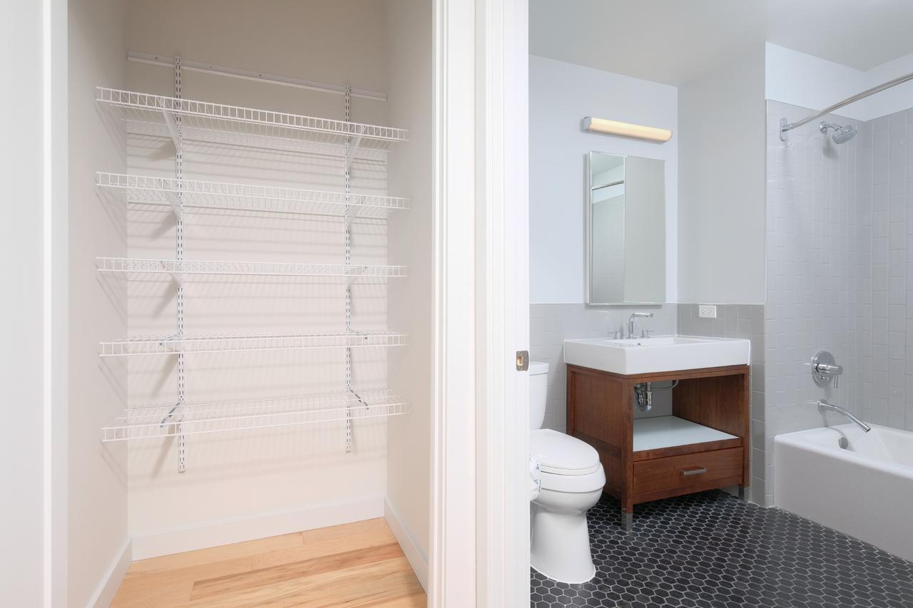 Global Luxury Near Union Station Apartment